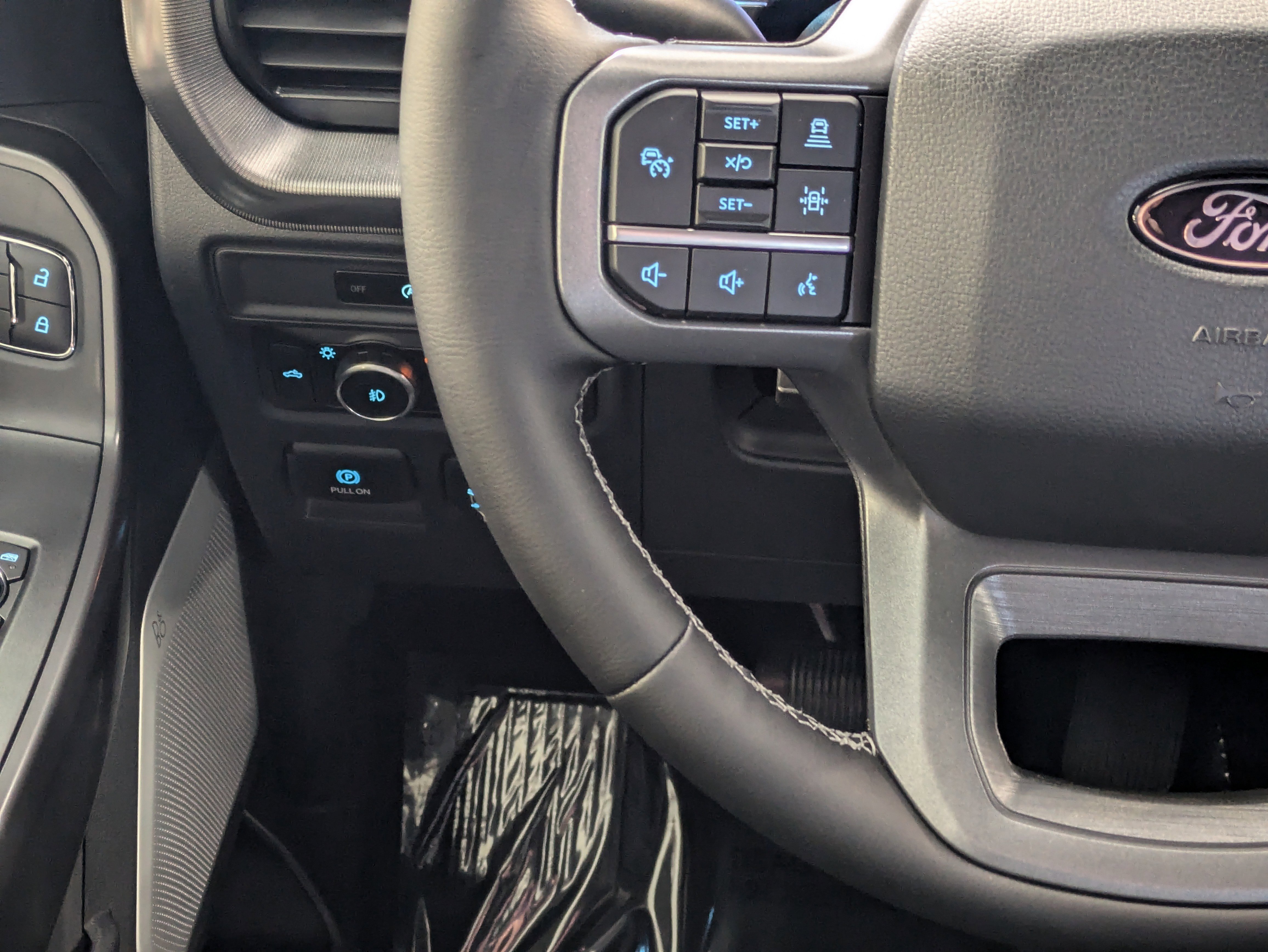 New 2025 Ford F150 Lariat w/ Equipment Group 502A High image 42