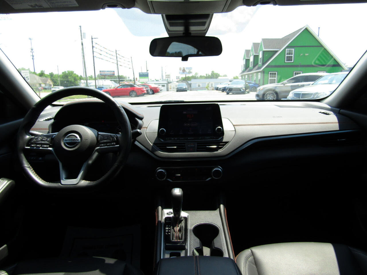 Used 2021 Nissan Altima 2.5 SR w/ SR Premium Package image 9