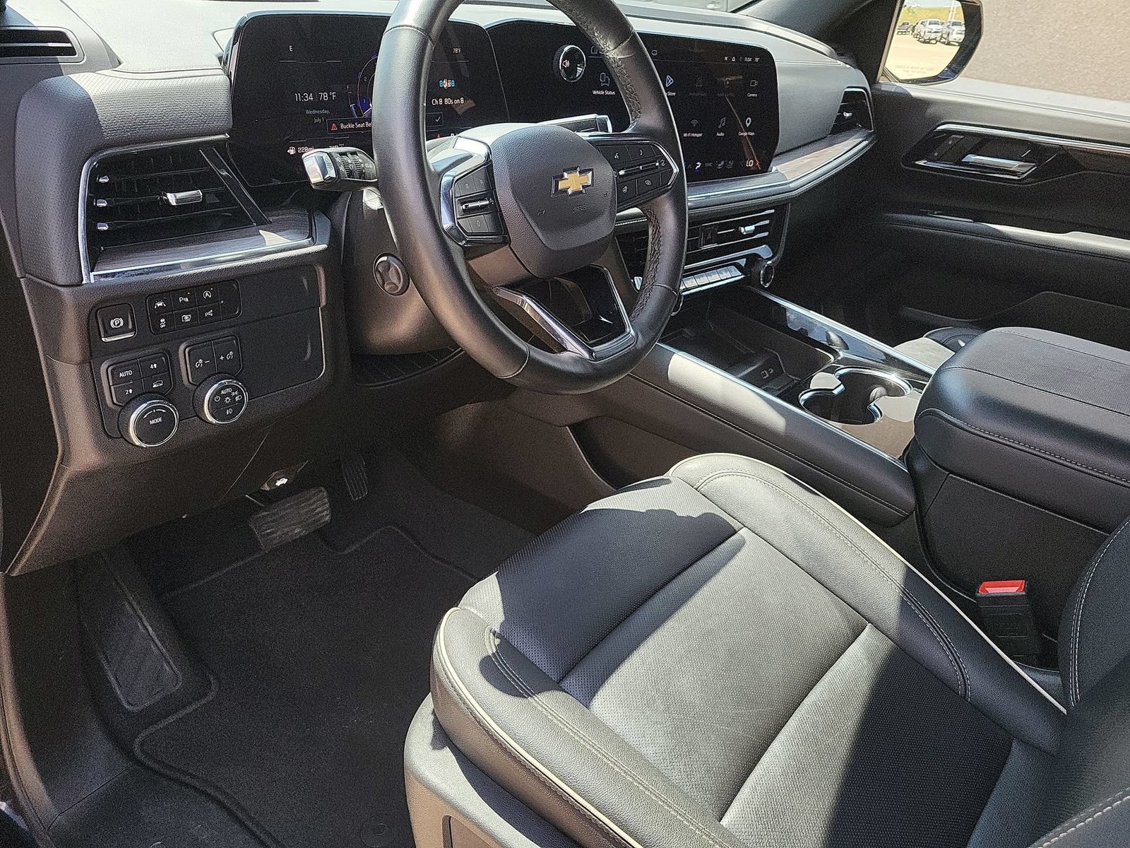Certified 2025 Chevrolet Suburban Premier AWD/4WD image 10