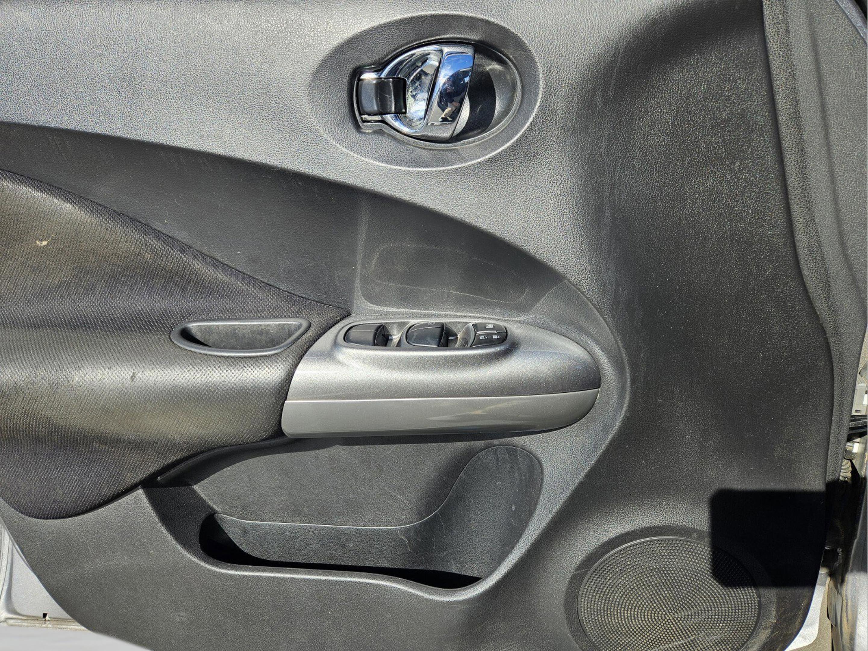 Used 2016 Nissan Juke S image 29