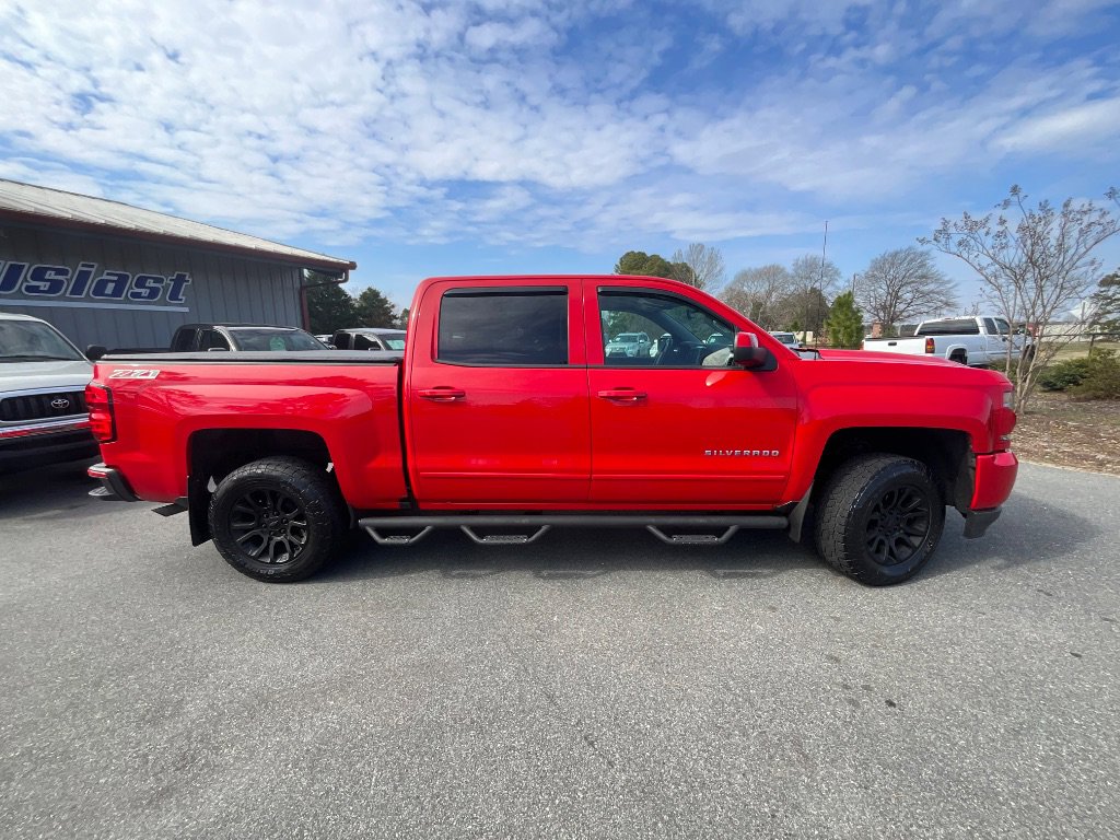 Used 2017 Chevrolet Silverado 1500 LT w/ All Star Edition image 3