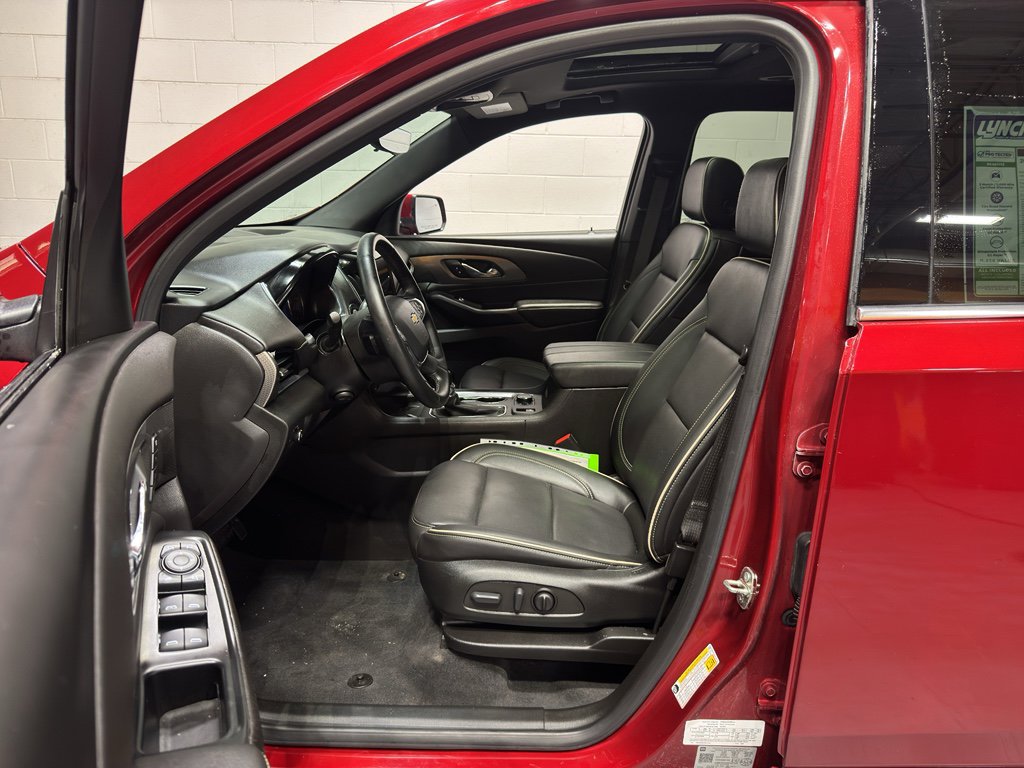 Used 2023 Chevrolet Traverse Premier image 18