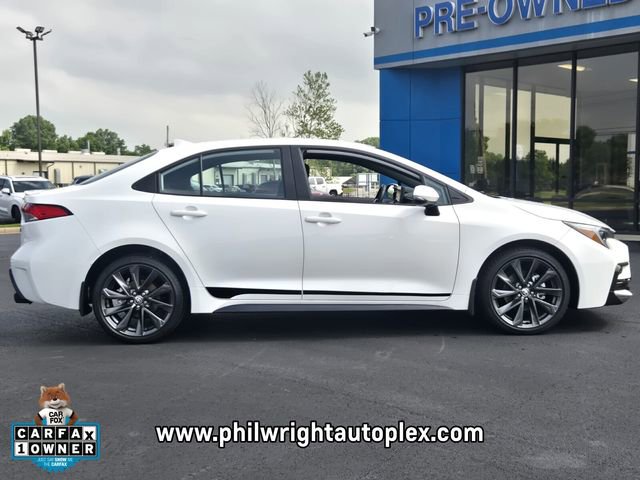 Used 2025 Toyota Corolla SE FWD image 2