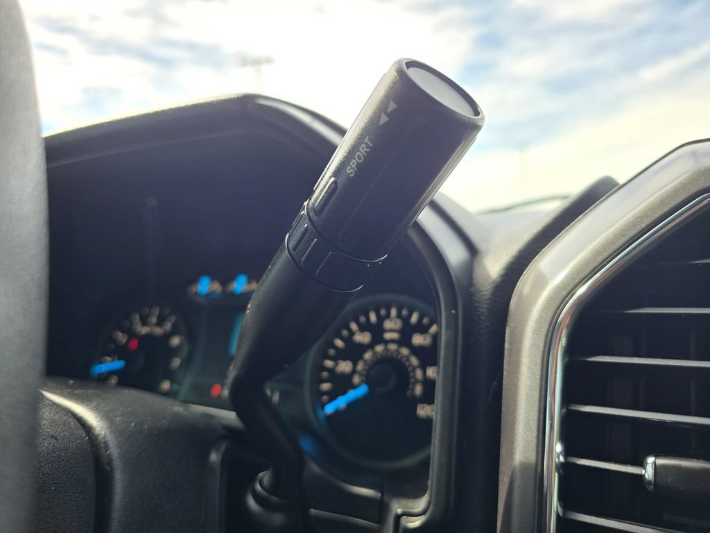 Used 2015 Ford F150 XLT AWD/4WD image 22