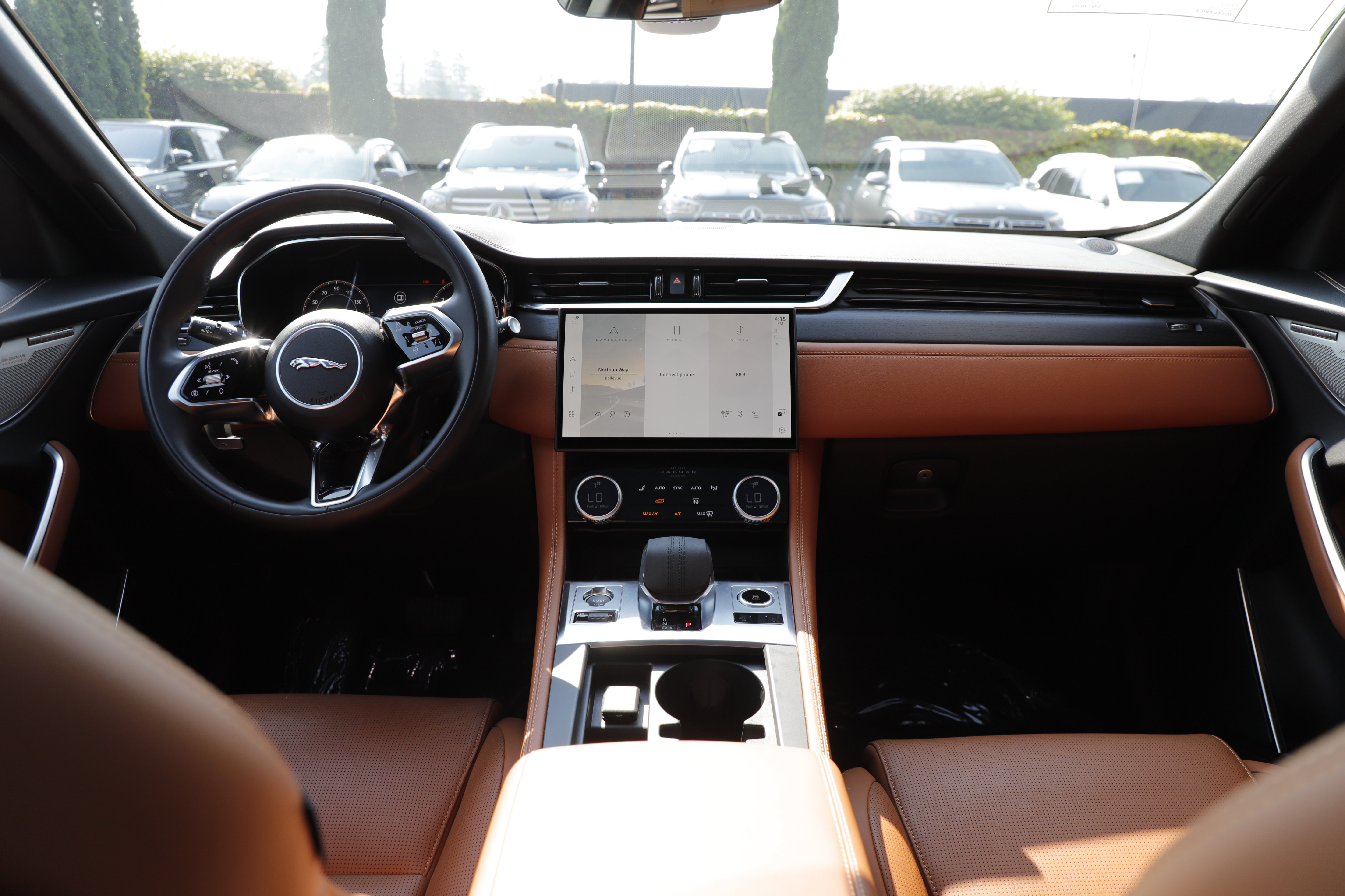 Certified 2025 Jaguar F-PACE R-Dynamic S AWD/4WD image 13