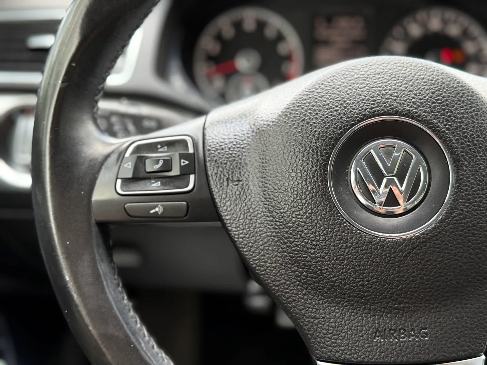 Used 2013 Volkswagen Passat 2.5 SE image 28