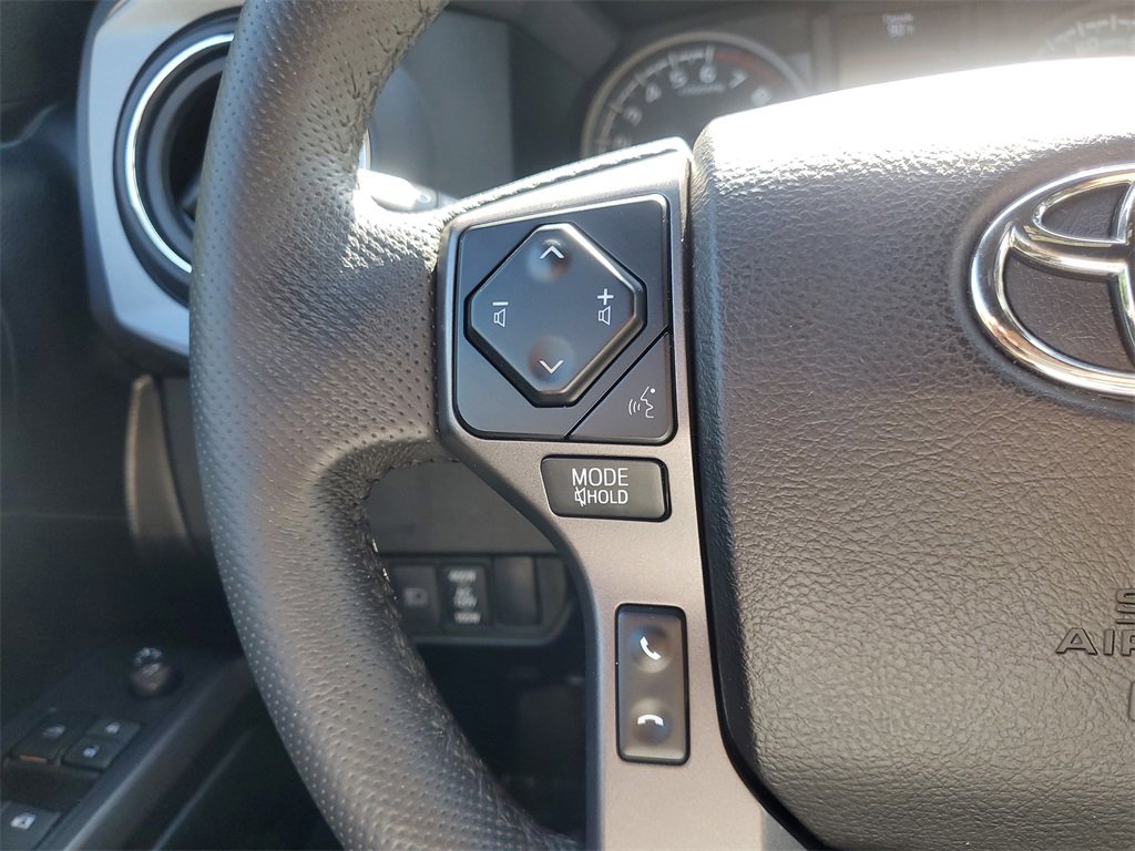 Certified 2022 Toyota Tacoma TRD Off-Road image 19