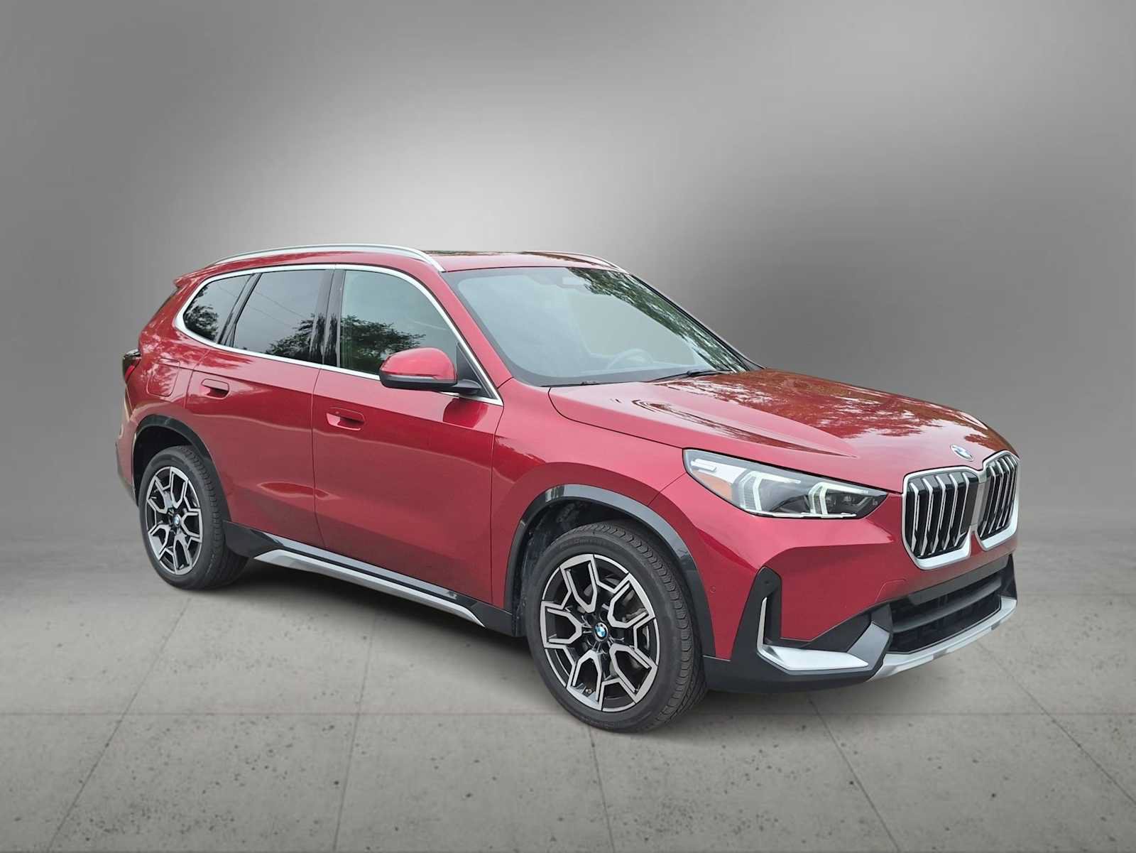 Used 2026 BMW X1 xDrive28i AWD/4WD image 2