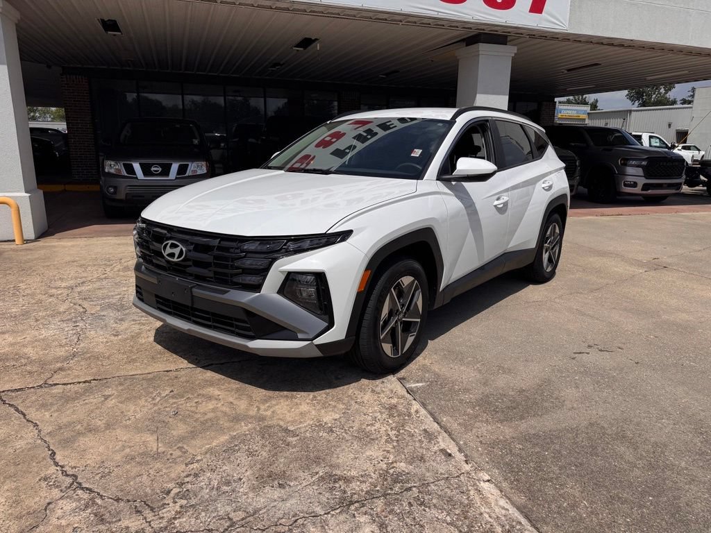 Used 2025 Hyundai Tucson SEL FWD image 2