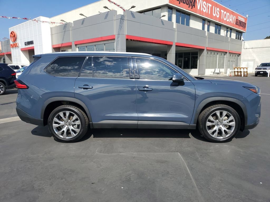 Used 2024 Toyota Grand Highlander AWD image 2
