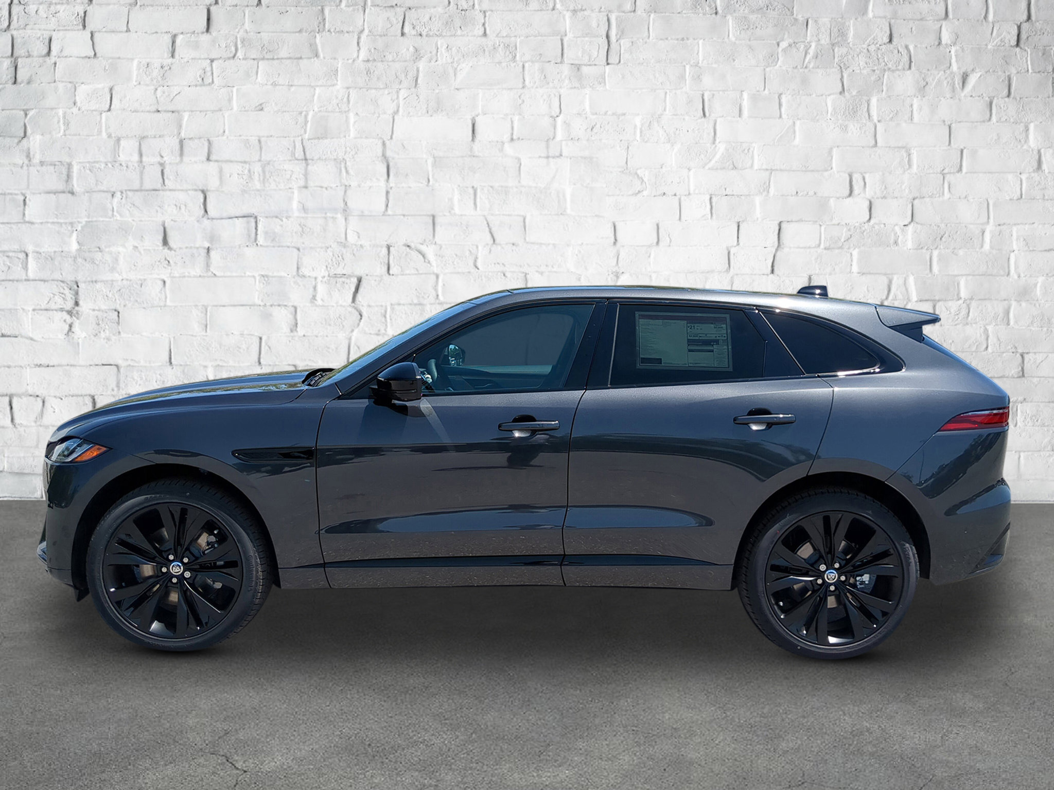 New 2026 Jaguar F-PACE R-Dynamic S image 3