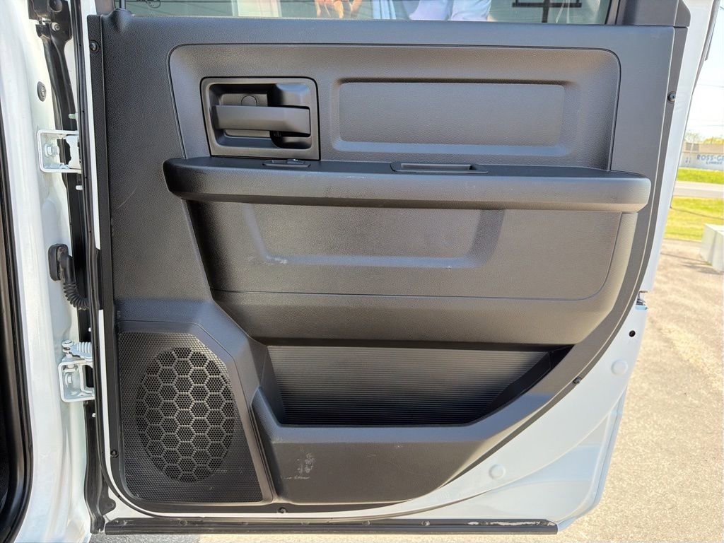 Used 2024 RAM 3500 Tradesman w/ Chrome Appearance Group AWD/4WD image 18