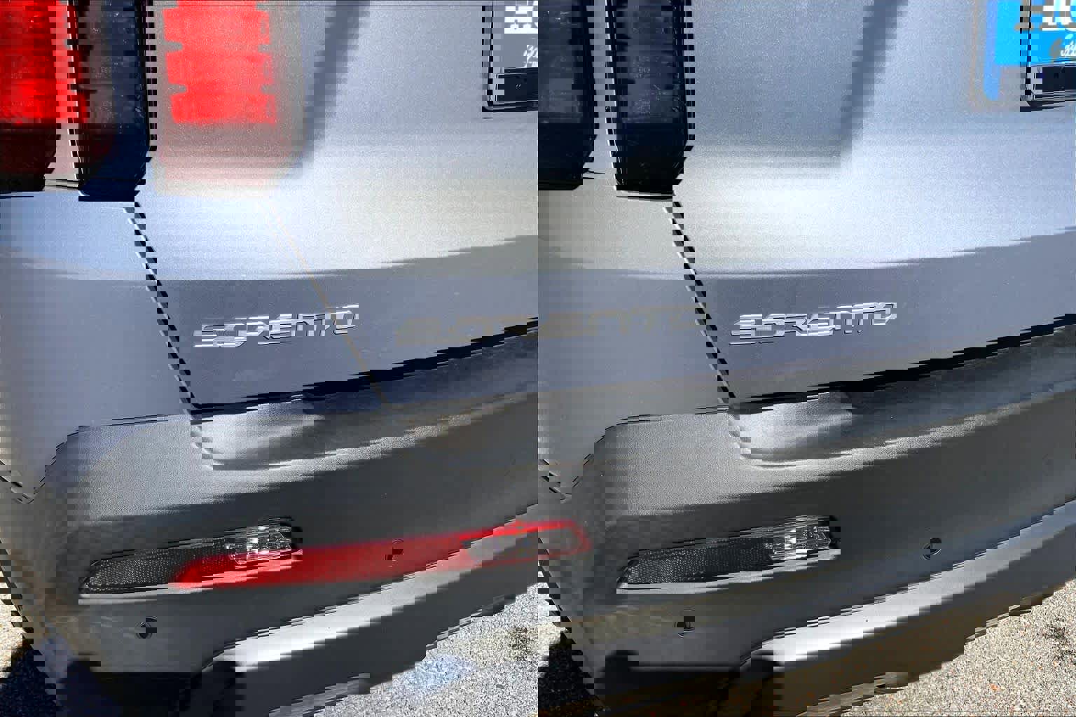 Used 2023 Kia Sorento S w/ Panoramic Sunroof Package image 32