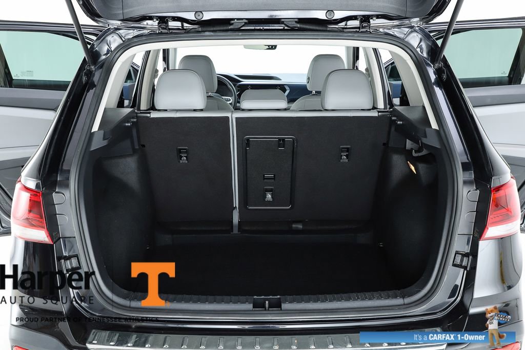 Used 2023 Volkswagen Taos SE w/ Panoramic Sunroof Package image 28