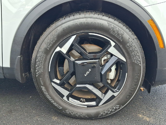 Certified 2026 Kia Sportage EX FWD image 8