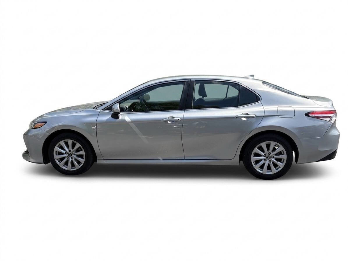 Used 2019 Toyota Camry LE FWD image 8