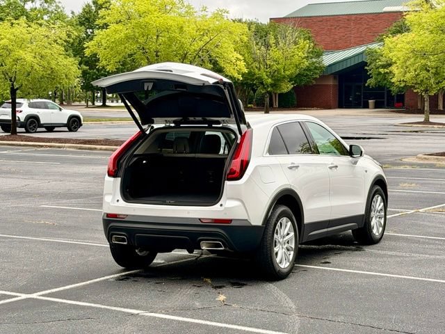 Certified 2022 Cadillac XT4 Luxury w/ Cold Weather Package FWD image 18