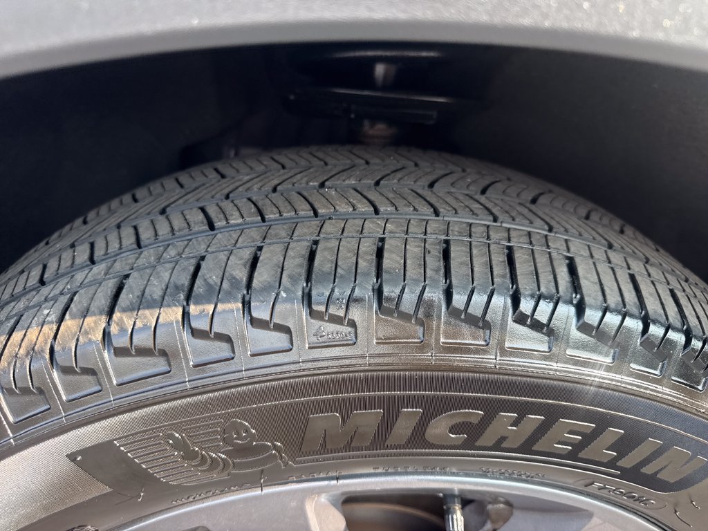 Used 2023 Ford Explorer XLT w/ Equipment Group 202A AWD/4WD image 27