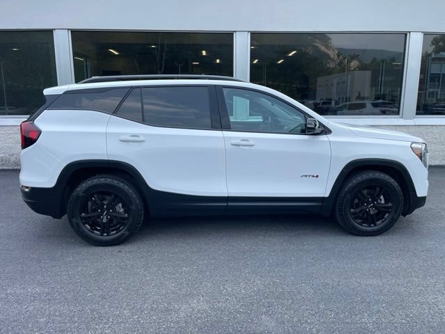 Used 2024 GMC Terrain AT4 w/ Tech Package AWD/4WD image 5