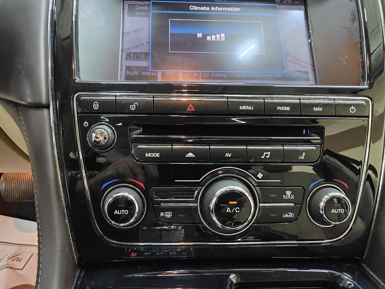 Used 2012 Jaguar XJ RWD image 35
