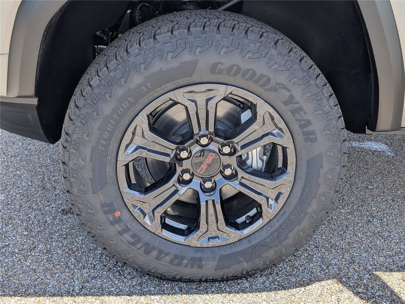 New 2025 GMC Canyon Elevation w/ Convenience Package image 10