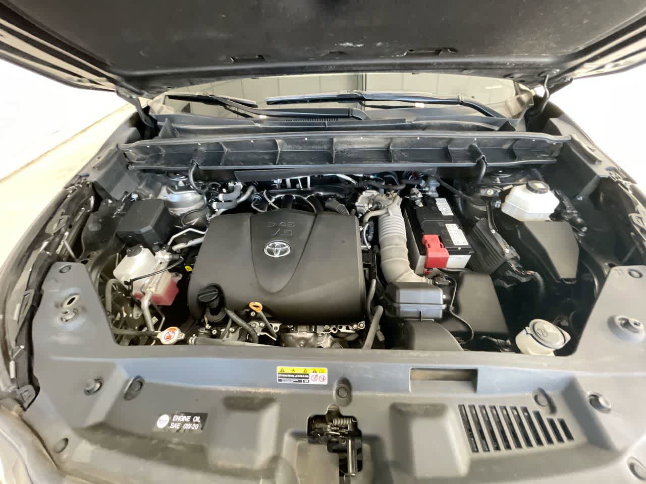 Used 2022 Toyota Highlander XLE AWD/4WD image 27