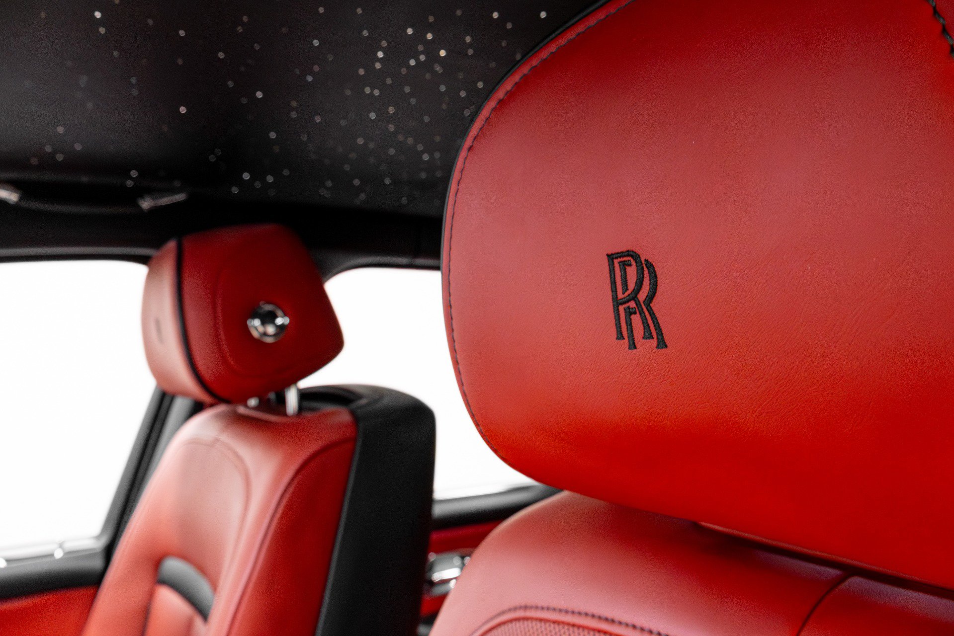 Used 2021 Rolls-Royce Cullinan Black Badge AWD/4WD image 8
