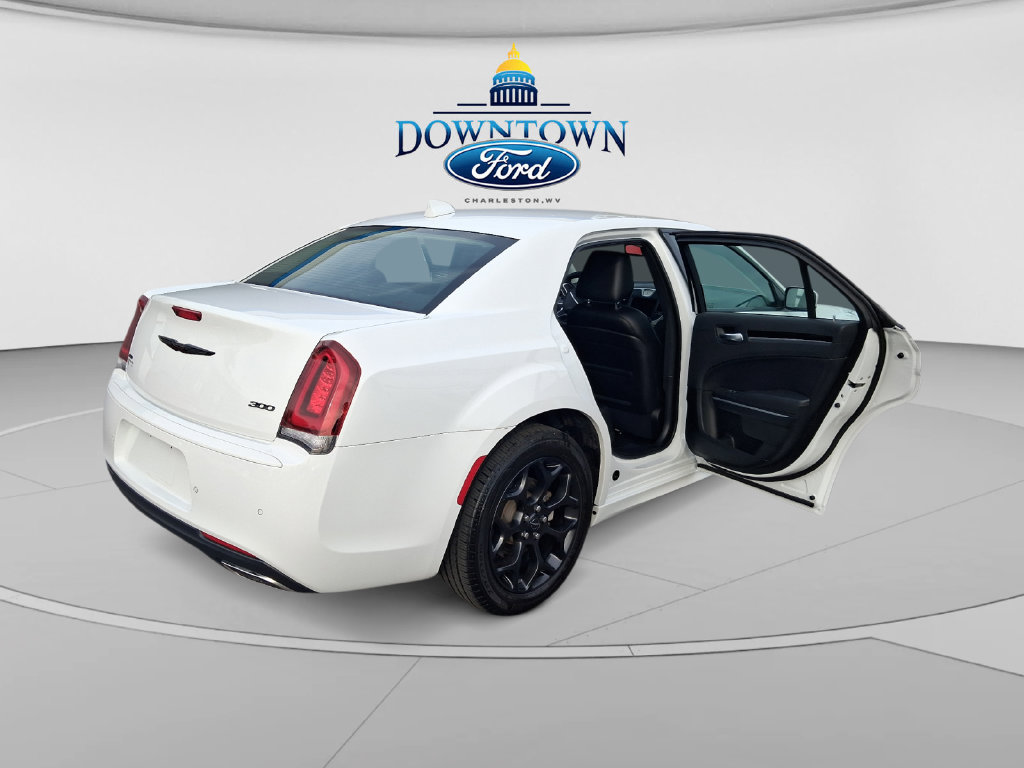 Used 2023 Chrysler 300 Touring L AWD/4WD image 26