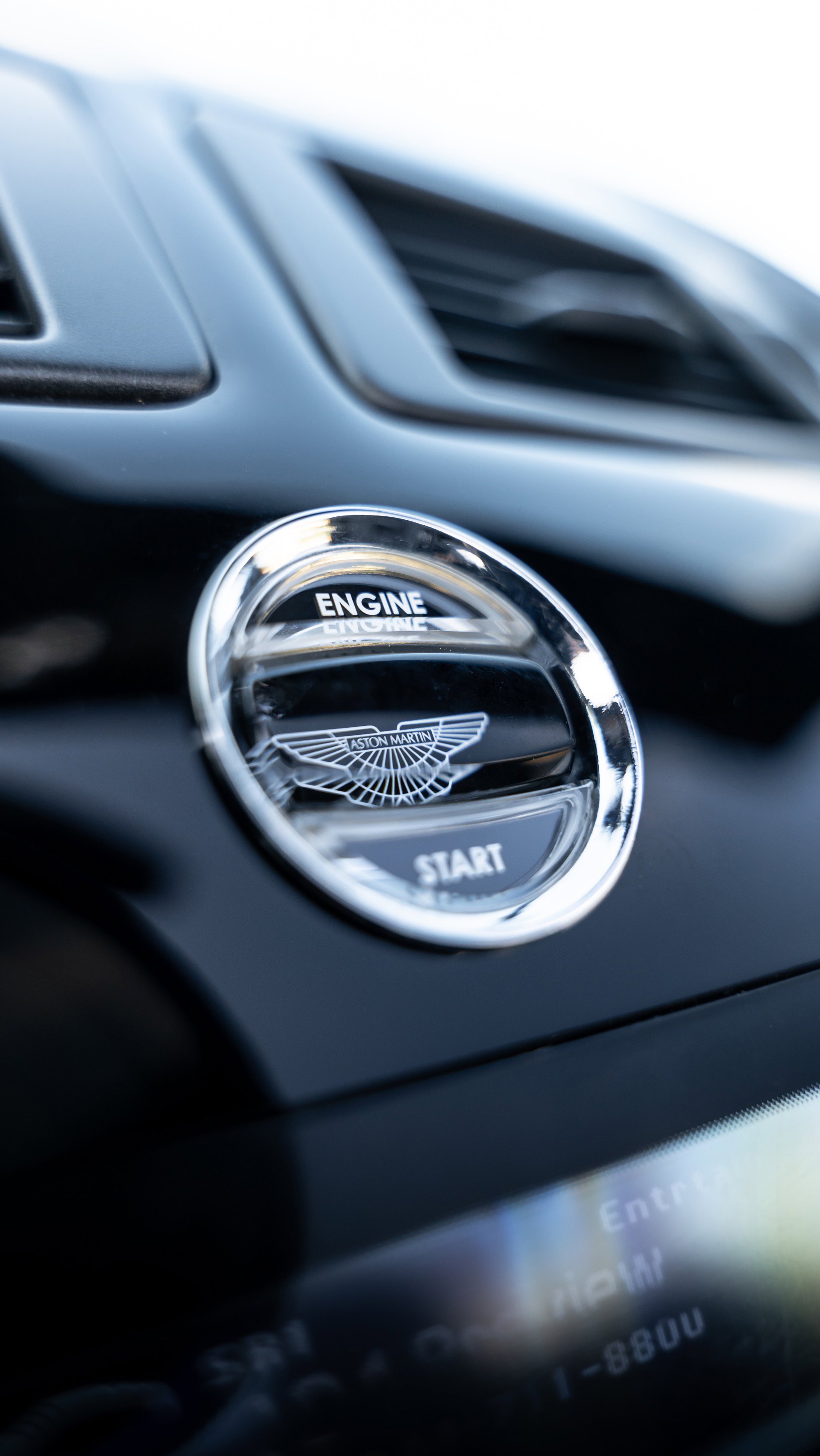 Used 2015 Aston Martin V8 Vantage GT image 8