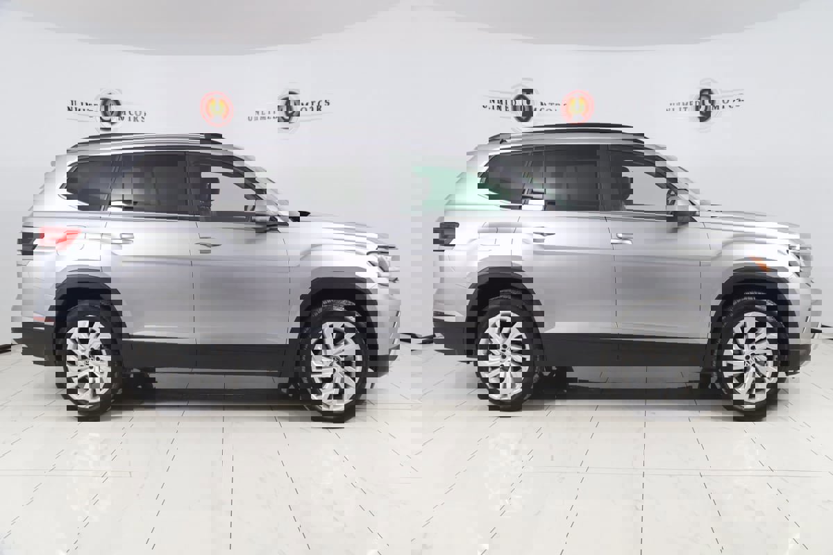 Used 2021 Volkswagen Atlas SE image 2