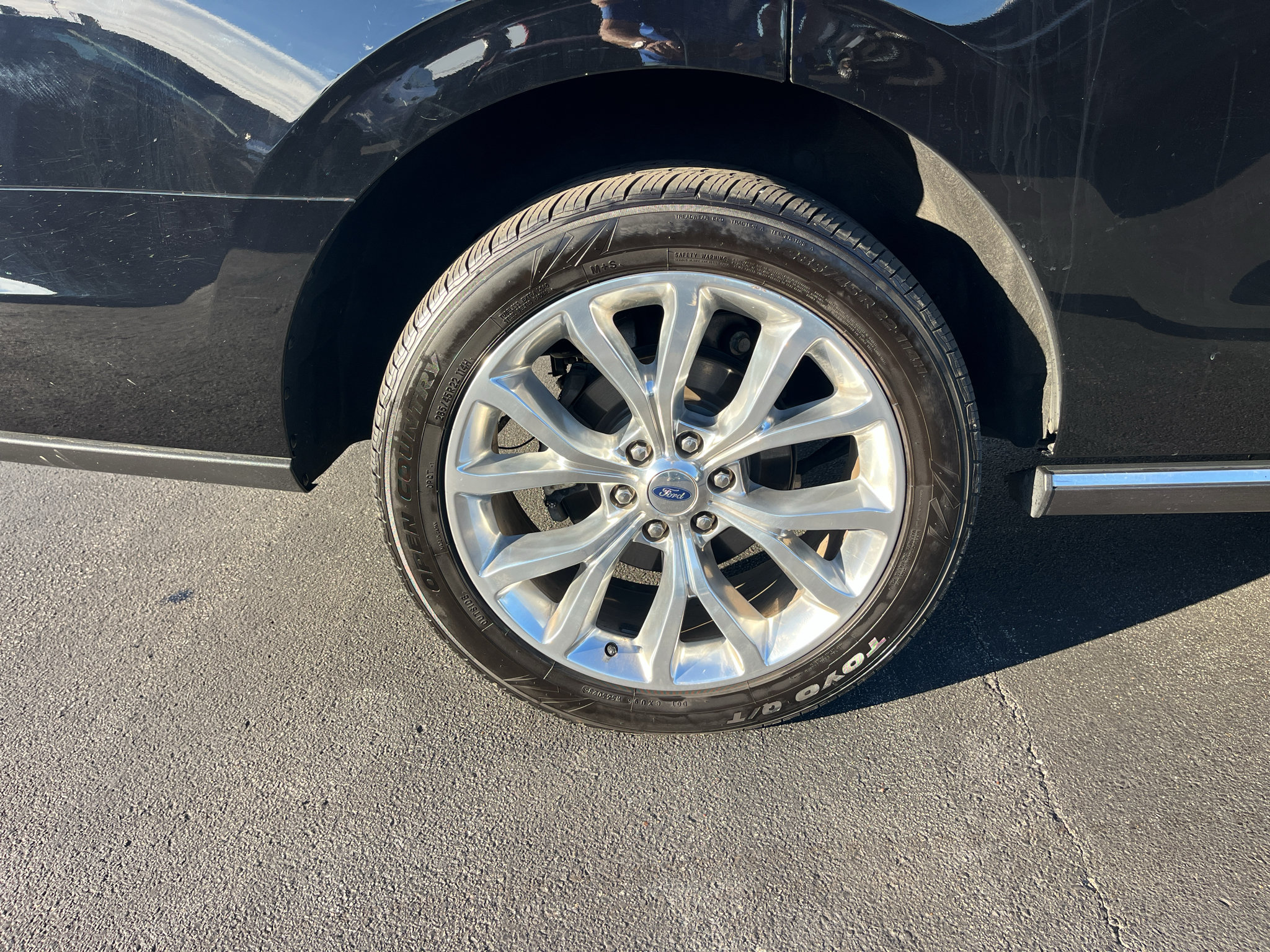 Used 2018 Ford Expedition Limited w/ Equipment Group 302A AWD/4WD image 11