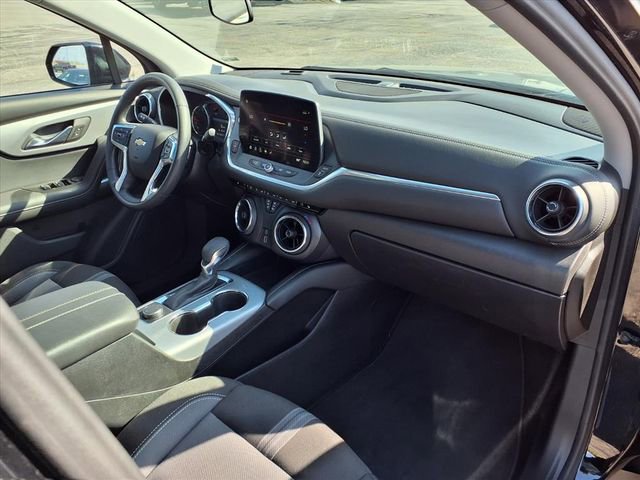Used 2025 Chevrolet Blazer LT image 89