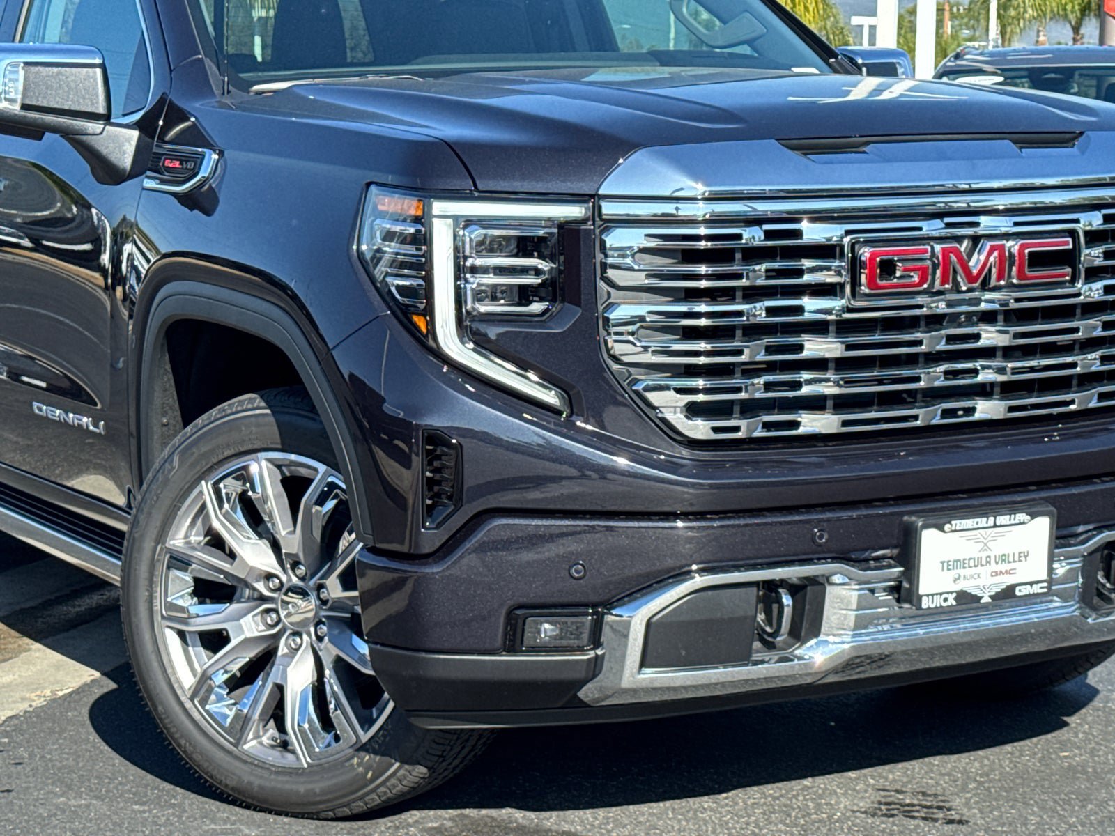 Used 2025 GMC Sierra 1500 Denali image 3