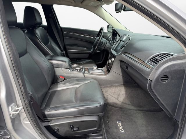 Used 2016 Chrysler 300 C image 15