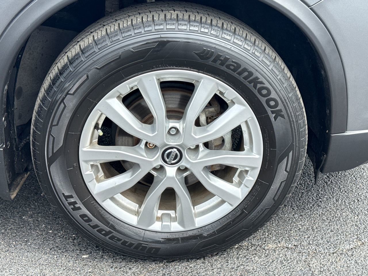 Used 2019 Nissan Rogue SV image 9