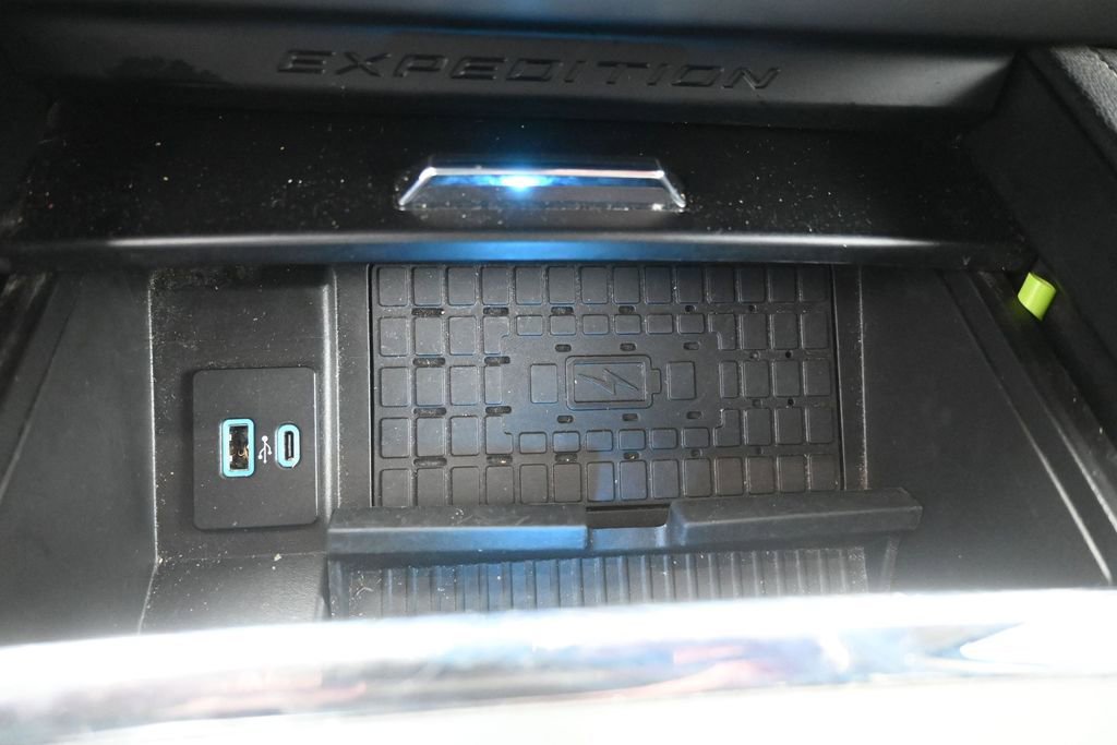 Used 2024 Ford Expedition XLT RWD image 29