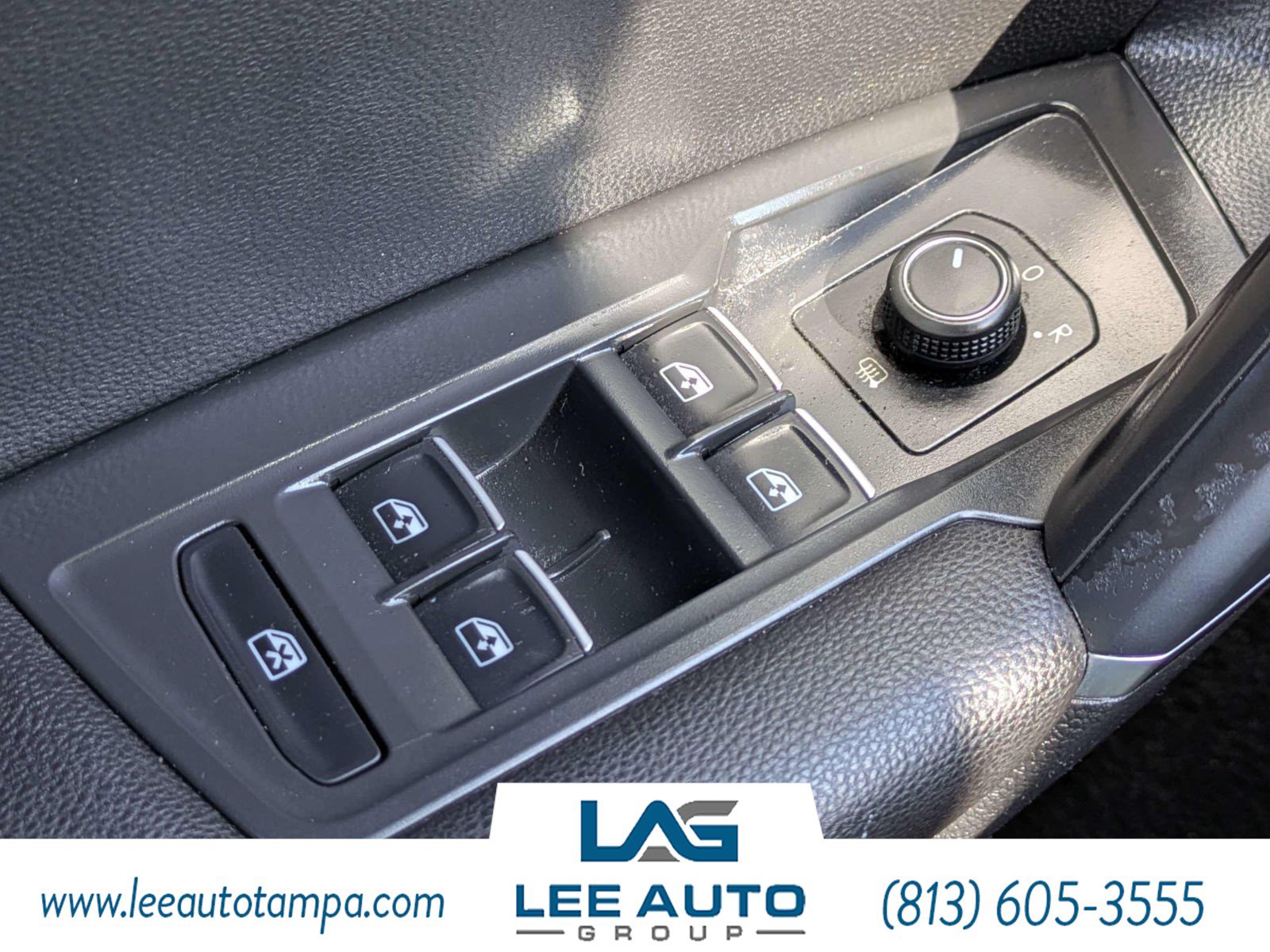Used 2020 Volkswagen Tiguan SEL AWD/4WD image 22