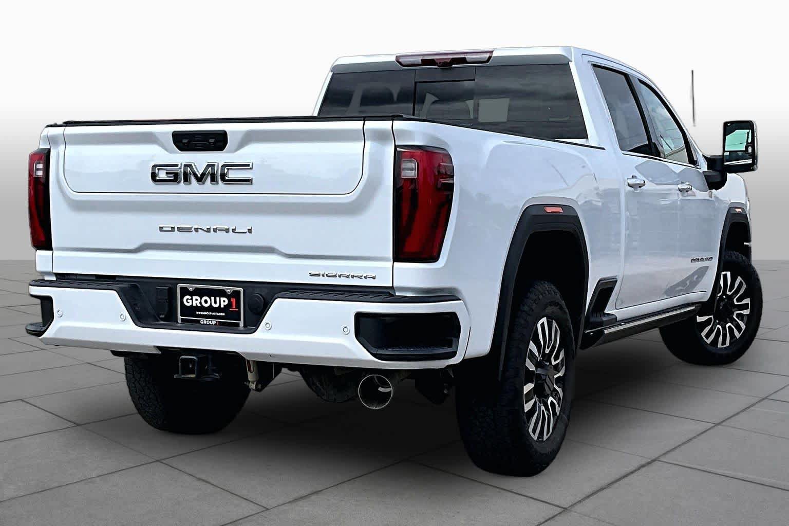Used 2026 GMC Sierra 2500 Denali Ultimate AWD/4WD image 11