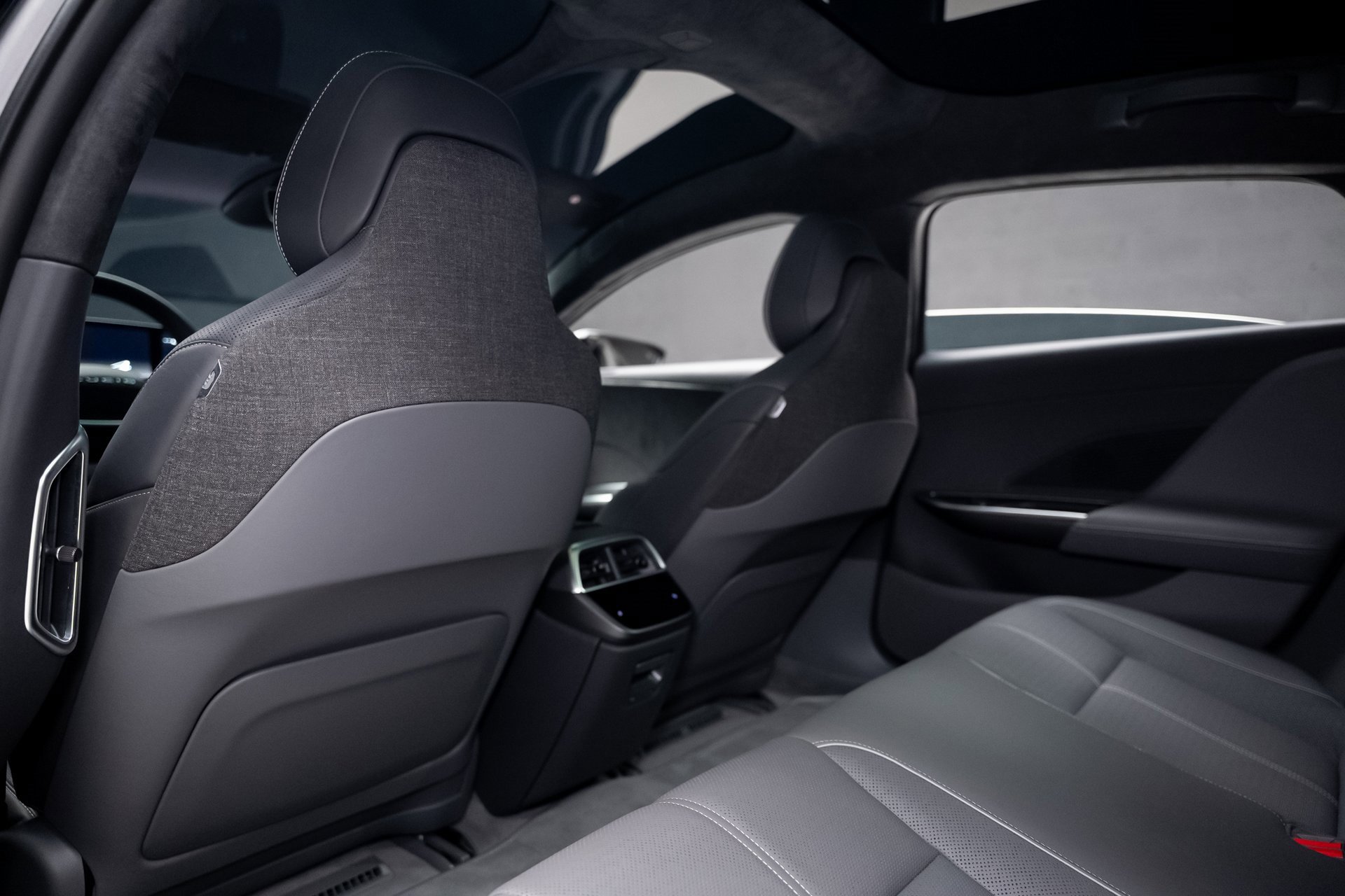 Used 2022 Lucid Air Grand Touring image 65