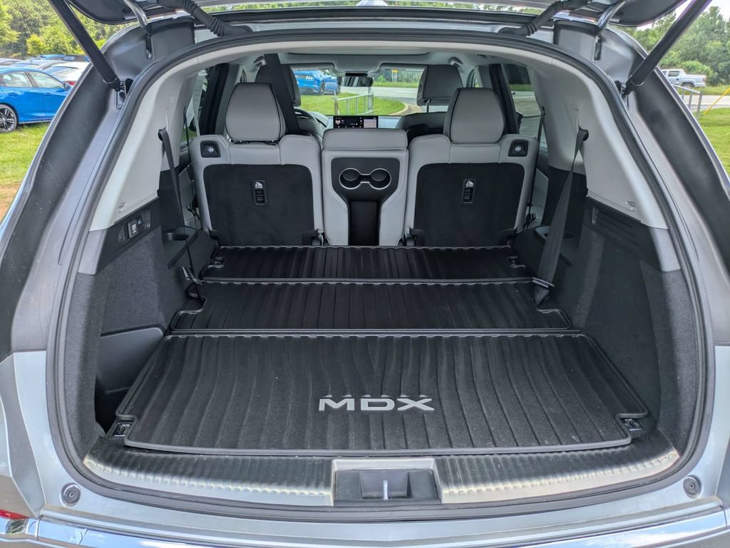 Used 2023 Acura MDX SH-AWD w/ Advance Package image 13