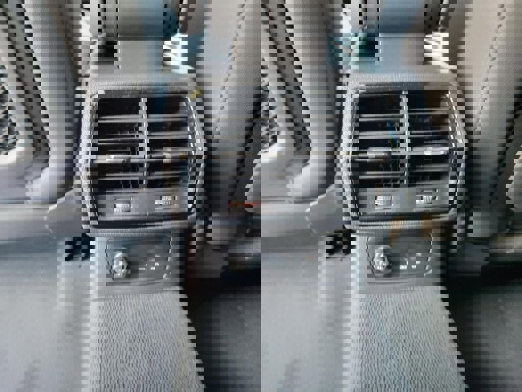 Used 2025 Audi Q3 2.0T Premium image 30