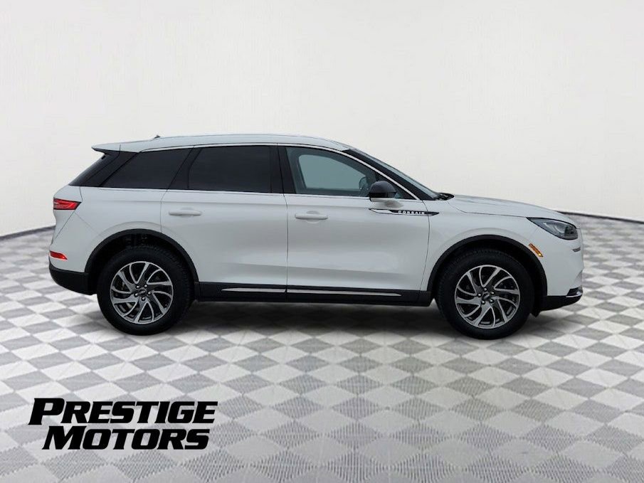 Used 2022 Lincoln Corsair AWD w/ Equipment Group 101A image 8