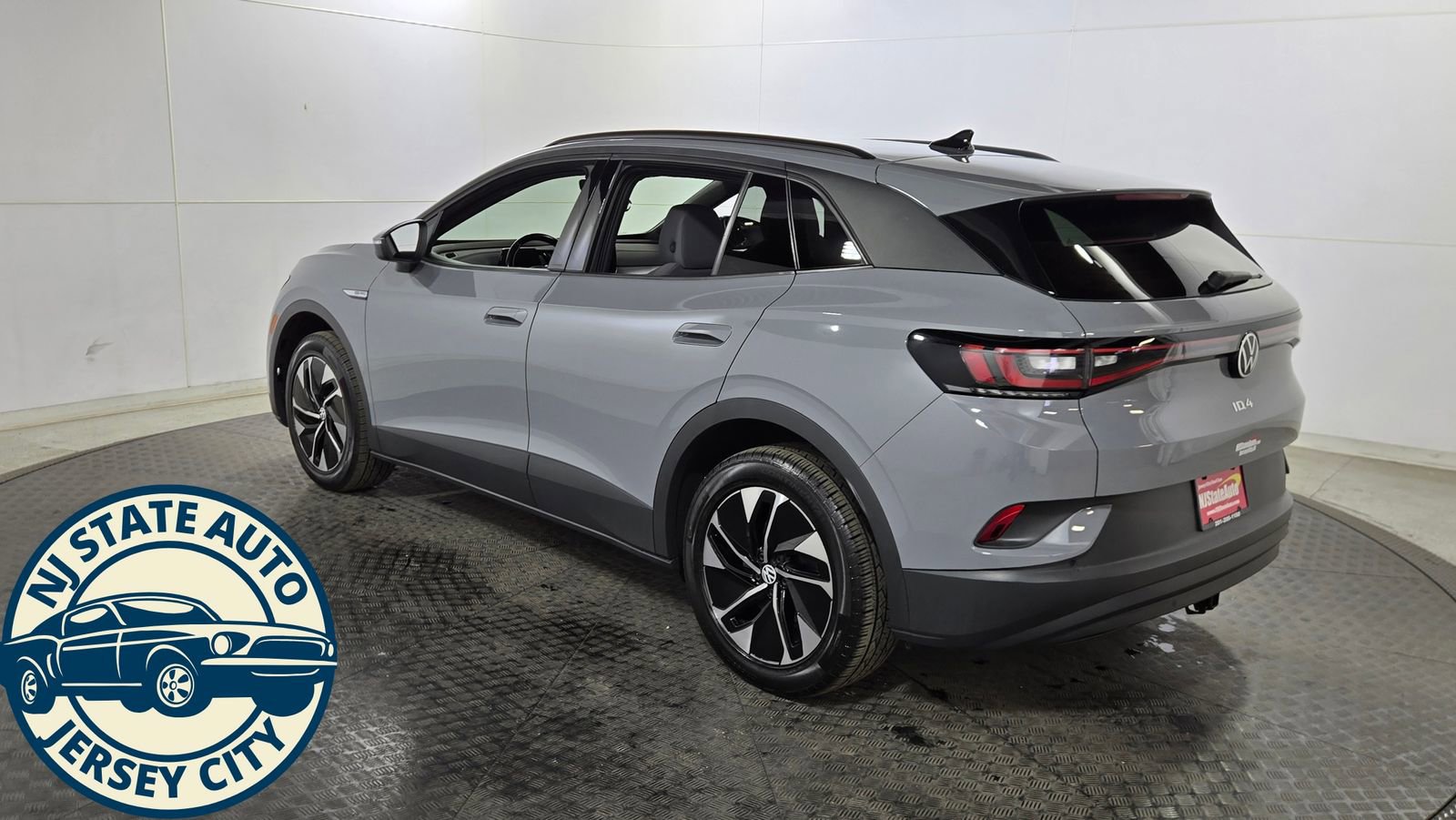 Used 2022 Volkswagen ID.4 Pro AWD/4WD image 5