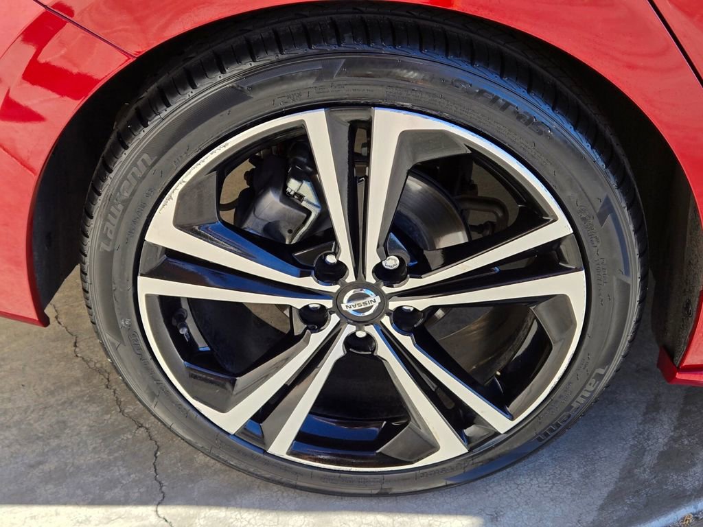 Used 2023 Nissan Sentra SR w/ SR Premium Package image 9