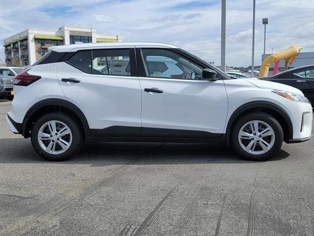 New 2025 Nissan Kicks Play S FWD image 27