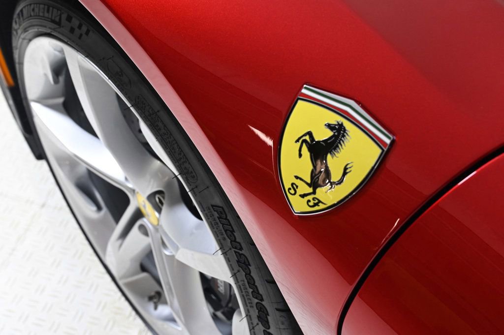 Used 2023 Ferrari SF90 Spider image 31