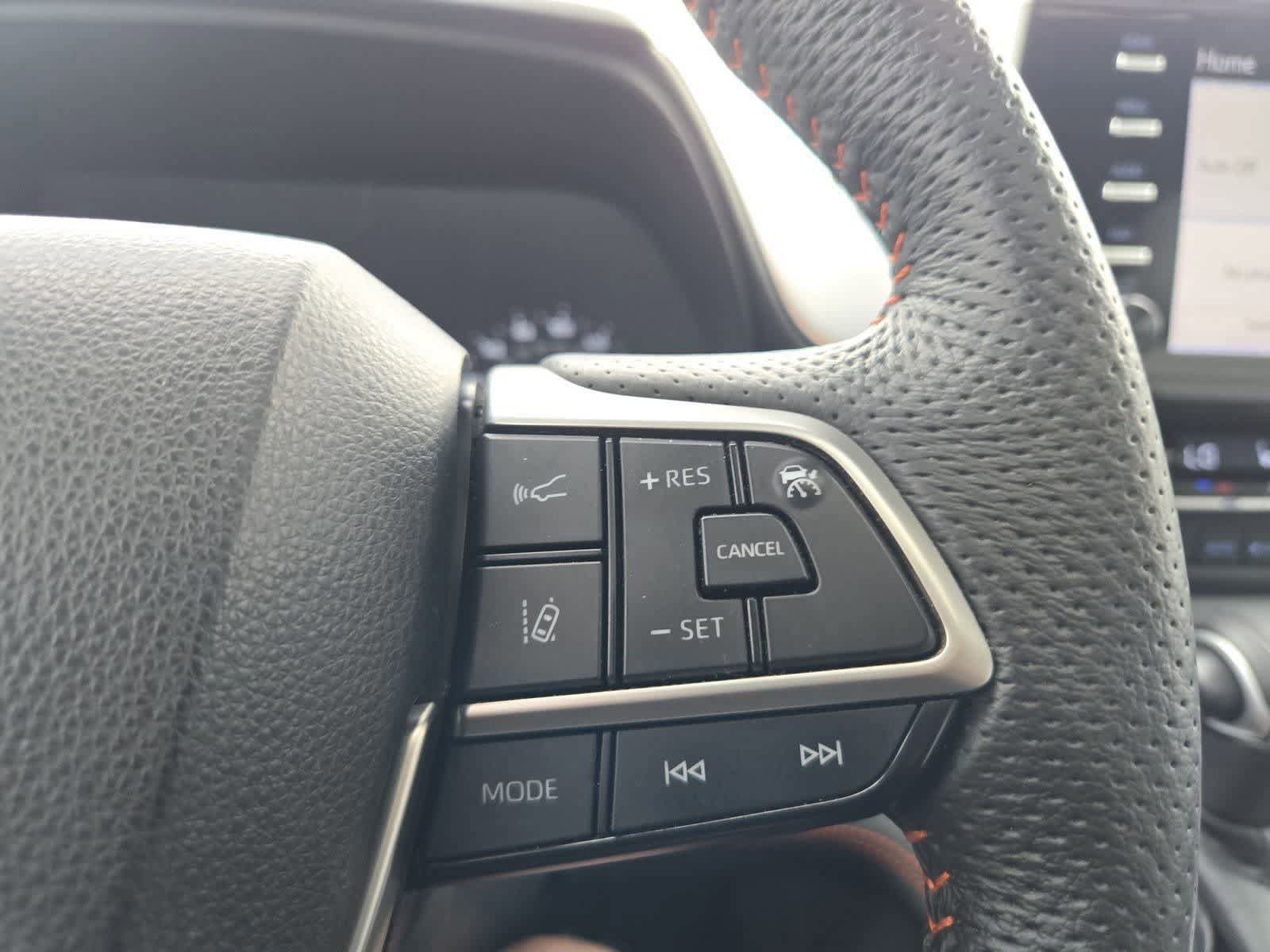Used 2022 Toyota Sienna XSE w/ XSE Plus Package FWD image 25