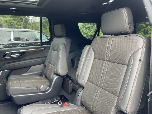 New 2026 Chevrolet Suburban High Country w/ Sun And Tow Package AWD/4WD image 23