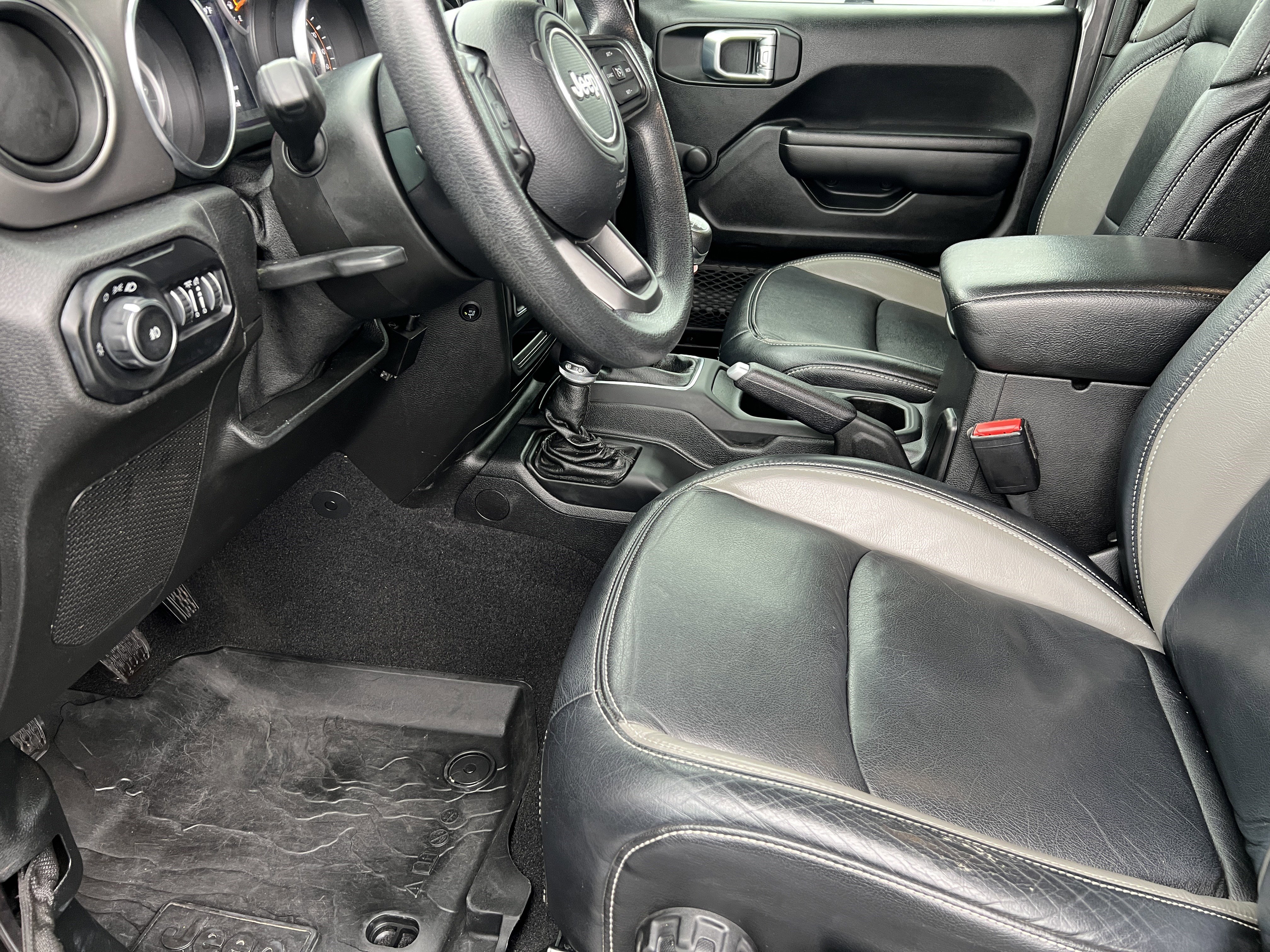 Used 2021 Jeep Wrangler Unlimited Sport AWD/4WD image 13