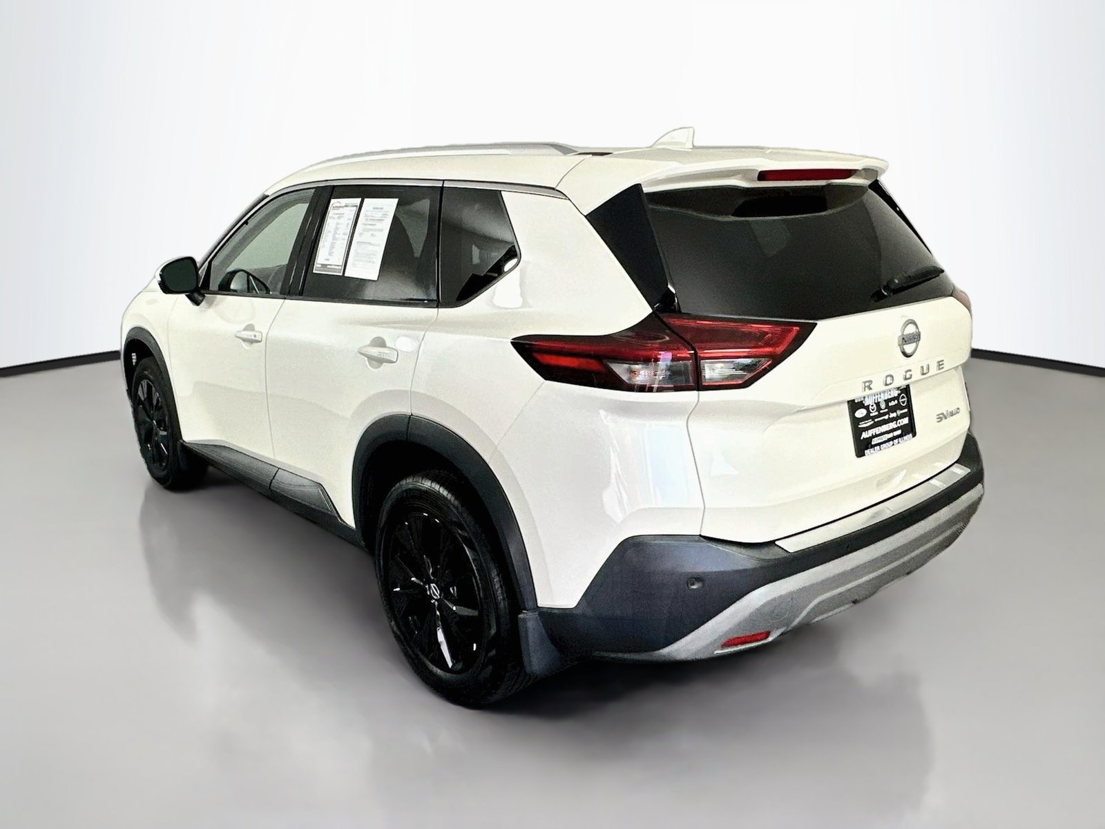 Used 2021 Nissan Rogue SV w/ Premium Package AWD/4WD image 5